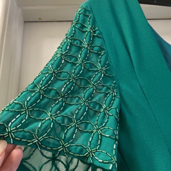 Beautiful green Christmas dress - Picture 8 of 8